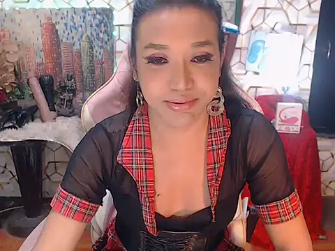 UrQueenBigCums webcam