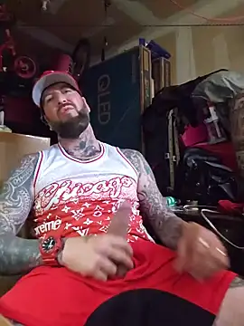 Beardedtattood Adlı Modelin Canlı Sohbet Odası