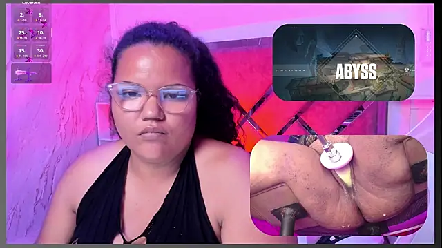 MhiaRey live webcam show