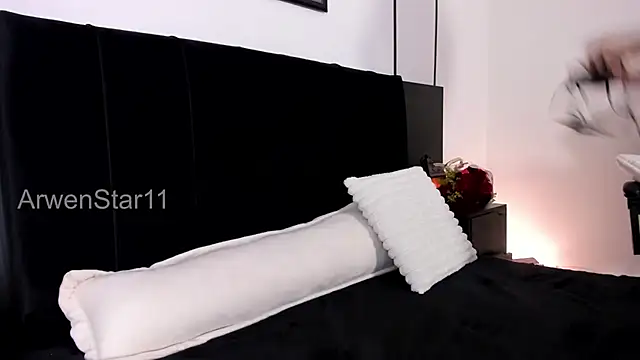 ArwenStar11 live webcam show