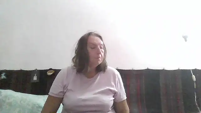 AnnaLive570 live cam on StripChat