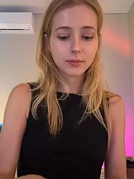 LunaRase live webcam show