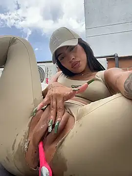MystiqueXXX webcam