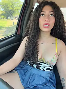 roxyrougee live webcam show