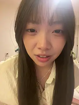 YY-1-1-1 live webcam show