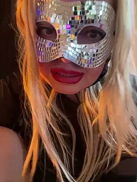 DivaVonTease live webcam show