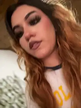NikkiNix webcam