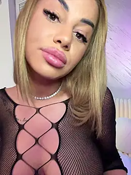 KirstieVegas live cam