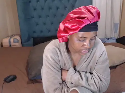 EbonyEssence live cam on StripChat