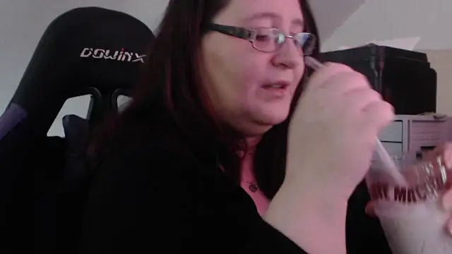 LeaLove86 webcam