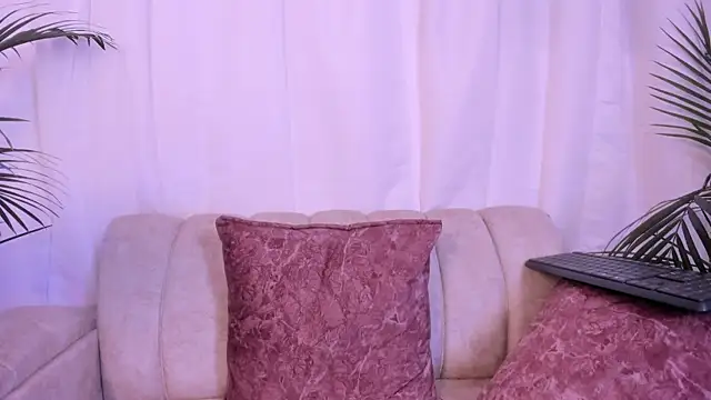 scarlet_boobs01 webcam