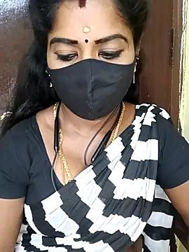 tamilammukuttyy live cam on StripChat
