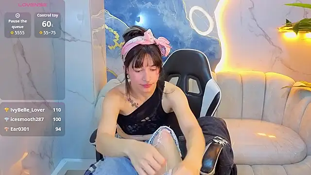 Lily_Tx live cam on StripChat
