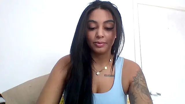 Nandinha777 live webcam show