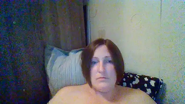 AllaSowinskaya live cam on StripChat