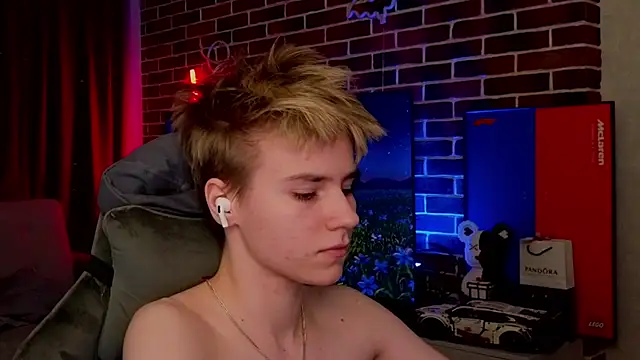 jean_willson (F teen) - take off your pants