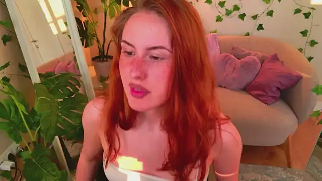 ChloeAster live cam on StripChat