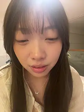 YY-1-1-1 live webcam show