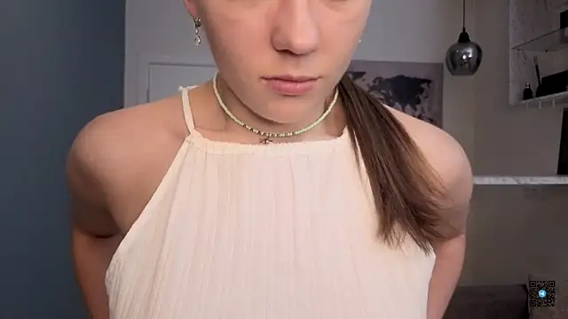 carlitathomley (F teen) - wet my top <3