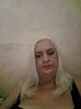 Julia20X live cam