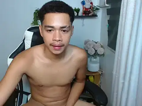 curlyasian_njxx