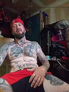 Beardedtattood webcam