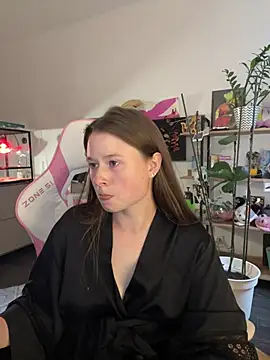 sweetest_pie (F young) - dildo in pussy