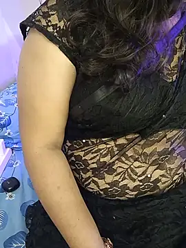 noty_girl2 (F milf) - Boobs oiling
