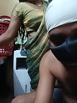 indiansexycouple1 (F young) - Boobs show