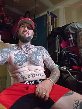 beardedtattood (Ask my age) - Cum all inside you 💦💦💦💦