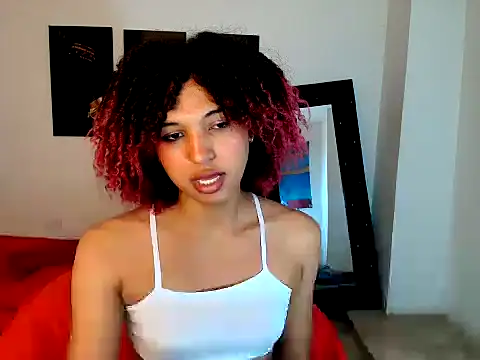 Elianisbigcock live cam on StripChat