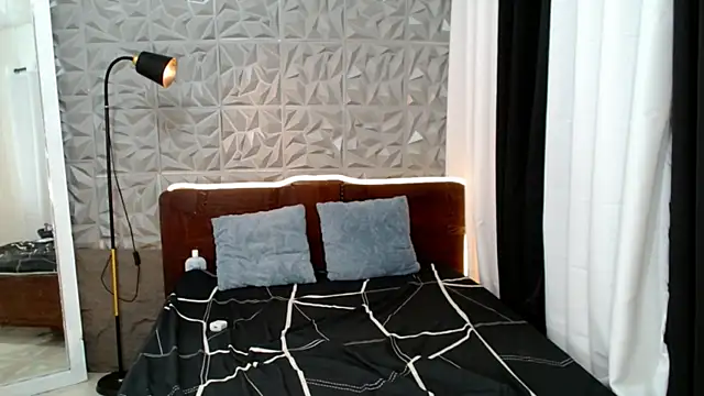 Velvet_Aurora webcam