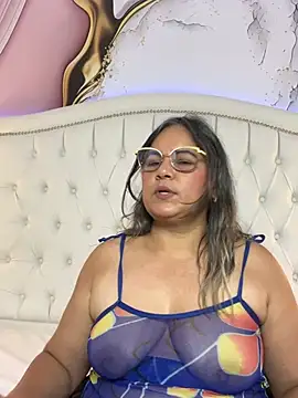 Lucy_Milf_474 webcam
