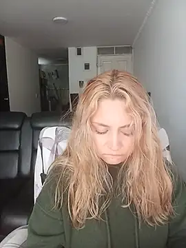 Ana__arms webcam