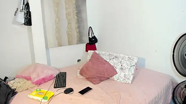 HUGE_BLACKCOCK webcam