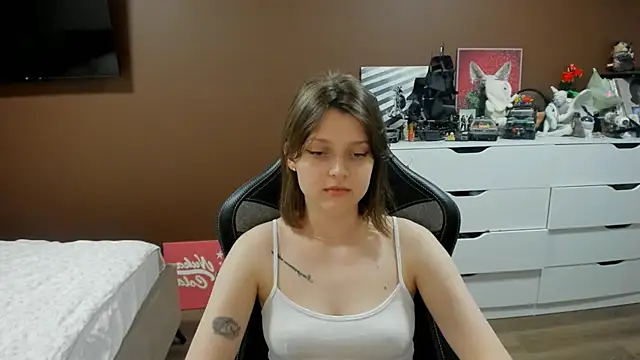 SoniNesti live cam on StripChat