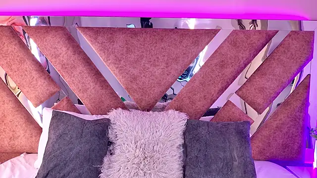 LolaGray__ webcam