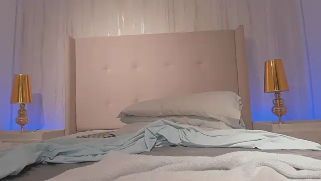 kaylarossi - Kaylarossi's free webcam - UK Sex Cams