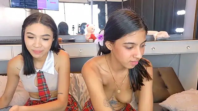 velvetmia68 live sex cam