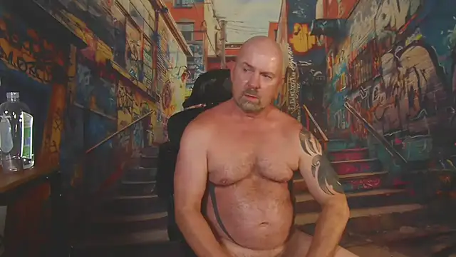 ManlyPrisonGuy live sex cam