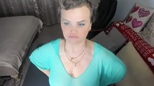 MildMature live webcam show