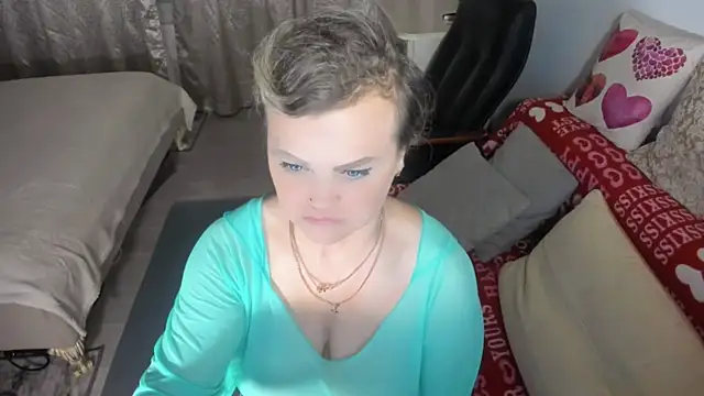 MildMature live cam on StripChat