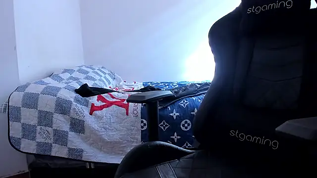 tommy_bred - Tommy_Bred's free webcam - UK Sex Cams