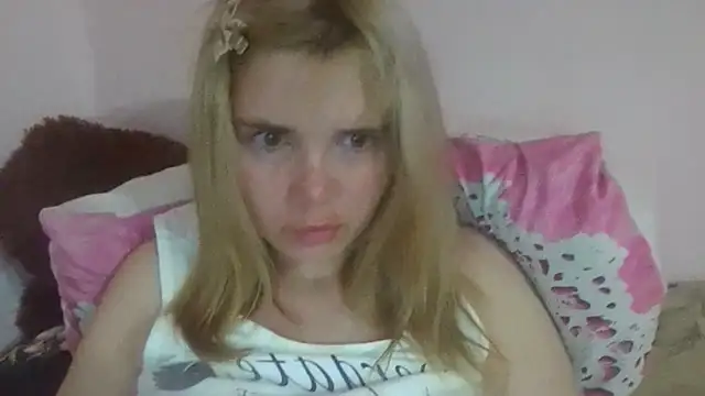 HornyElena webcam