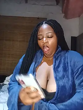 AaliyahBlackXO webcam