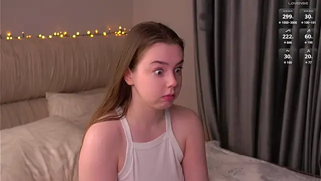 aftonchappel (F teen) - Slide toy beetwen pussy lips