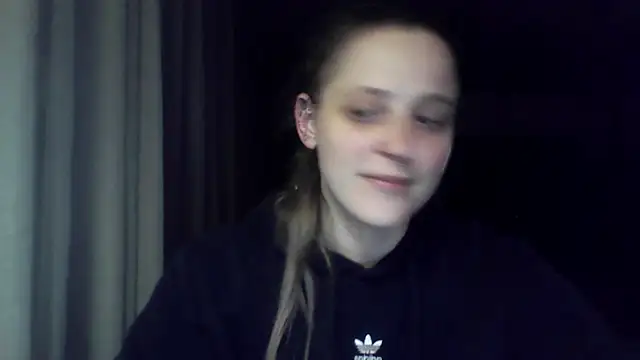 LeaWetGirl webcam