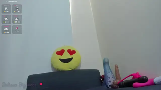 Juliana_bigboobs live webcam show