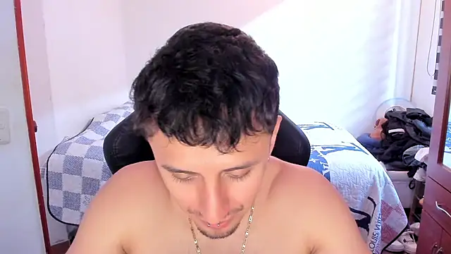 tommy_bred - Tommy_Bred's free webcam - UK Sex Cams