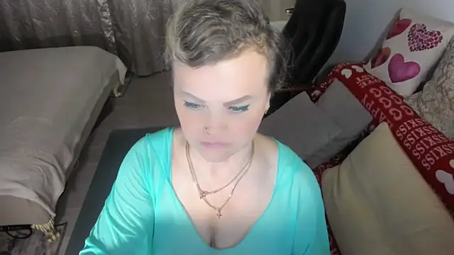 MildMature live webcam show